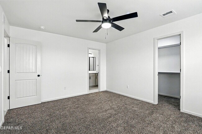 Building Photo - 941 Sandhurst Pl