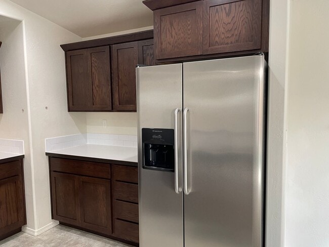Building Photo - Very Nice 2 Story 3 Bedroom 2.5 Bath Home-...