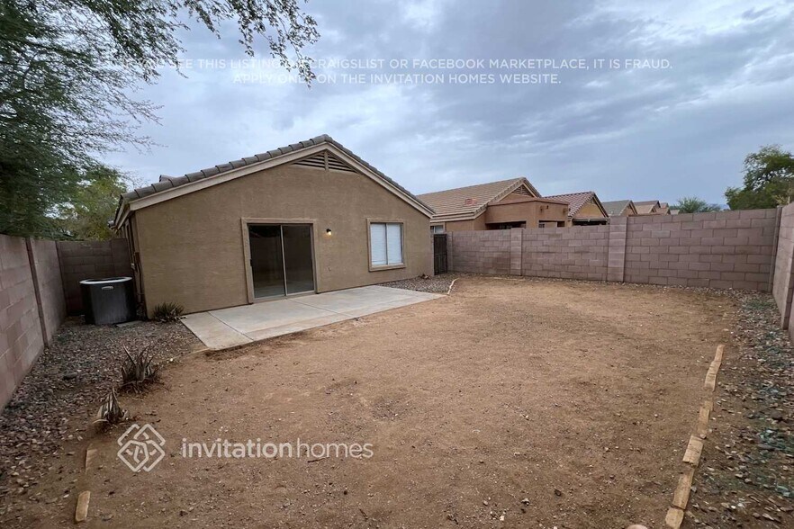 Building Photo - 11025 E Abilene Ave