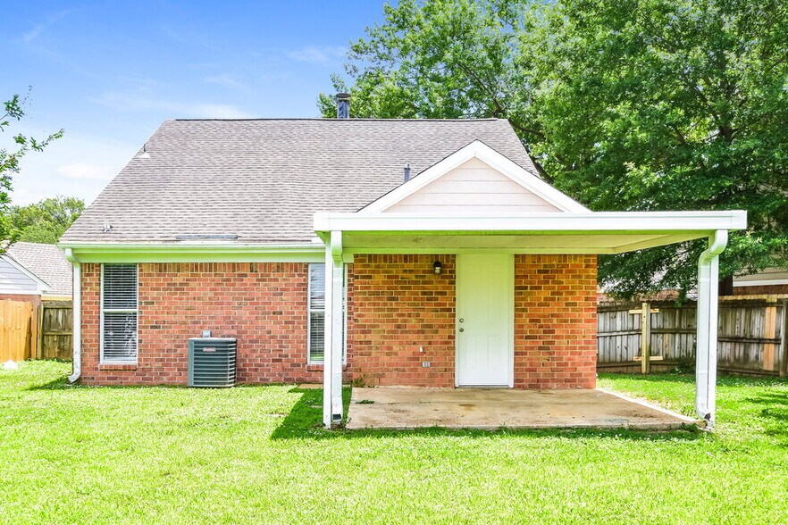 Building Photo - 7711 Iris Cove