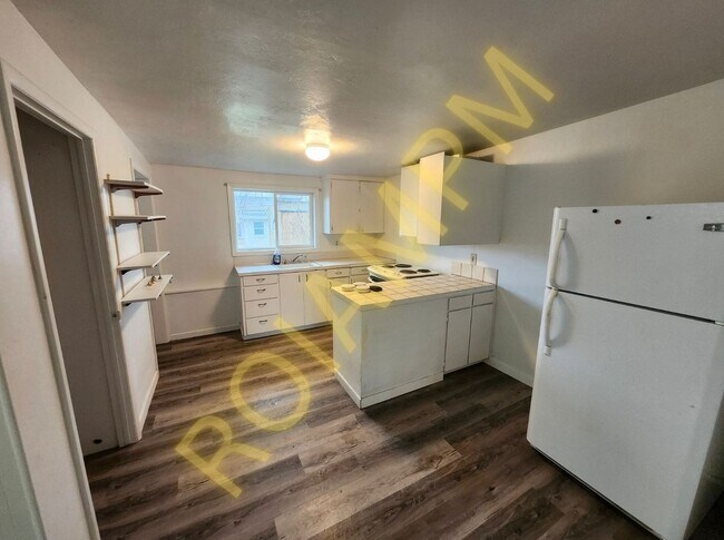 Building Photo - 125/127/129 Main Street