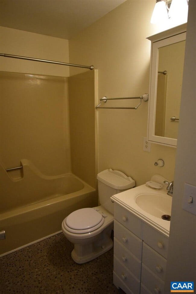 Building Photo - 1640 Townwood Ct
