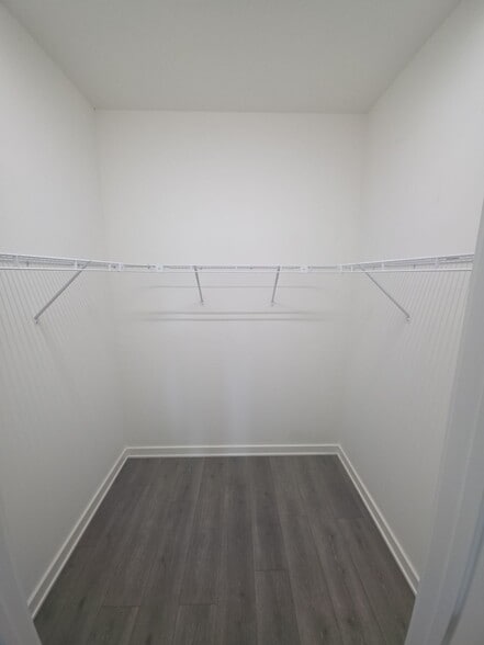 Building Photo - 409 Juniper Dr