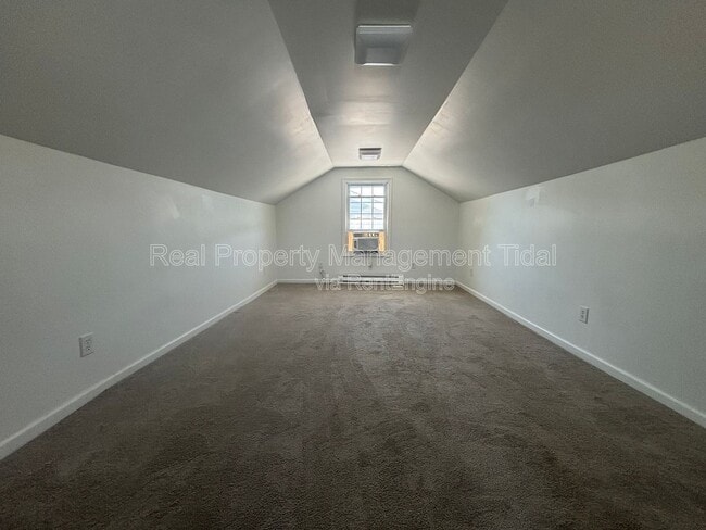 Building Photo - 821 Mt Vernon Ave