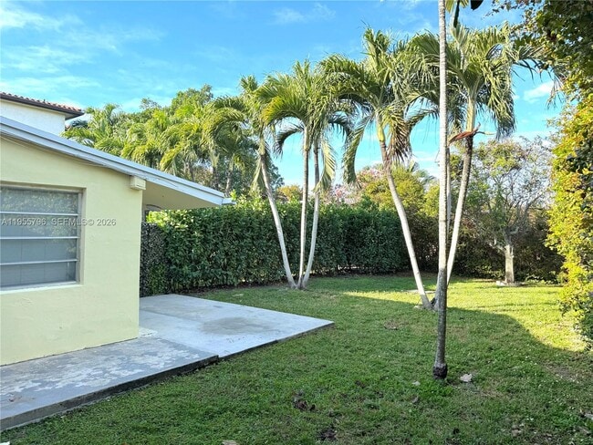 Building Photo - 2746 SW 32nd Ct