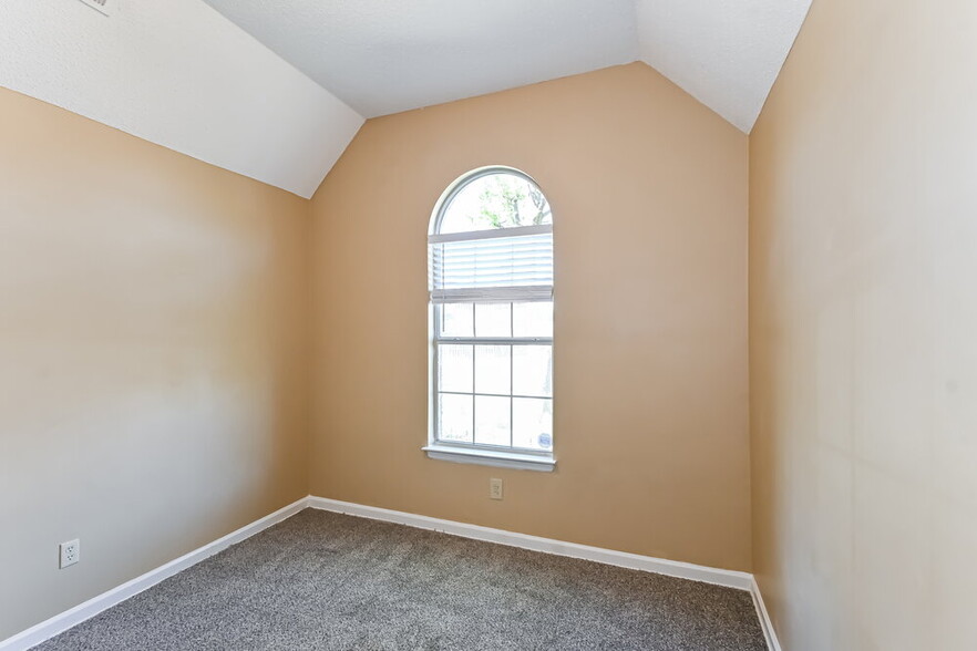 Building Photo - 994 Painted Desert Ln