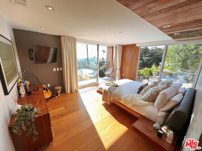 Building Photo - 7650 Curson Terrace