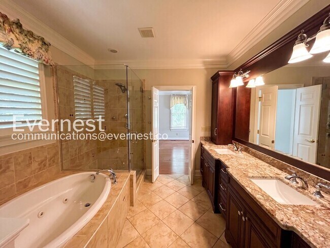 Building Photo - Spacious Living with Modern Amenities: Off-Street Parking, Deck, and Patio | Available Now!