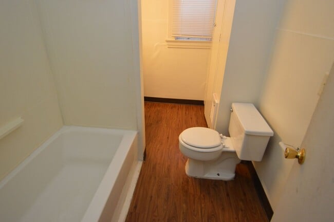 Building Photo - Darin Johnson Triplex