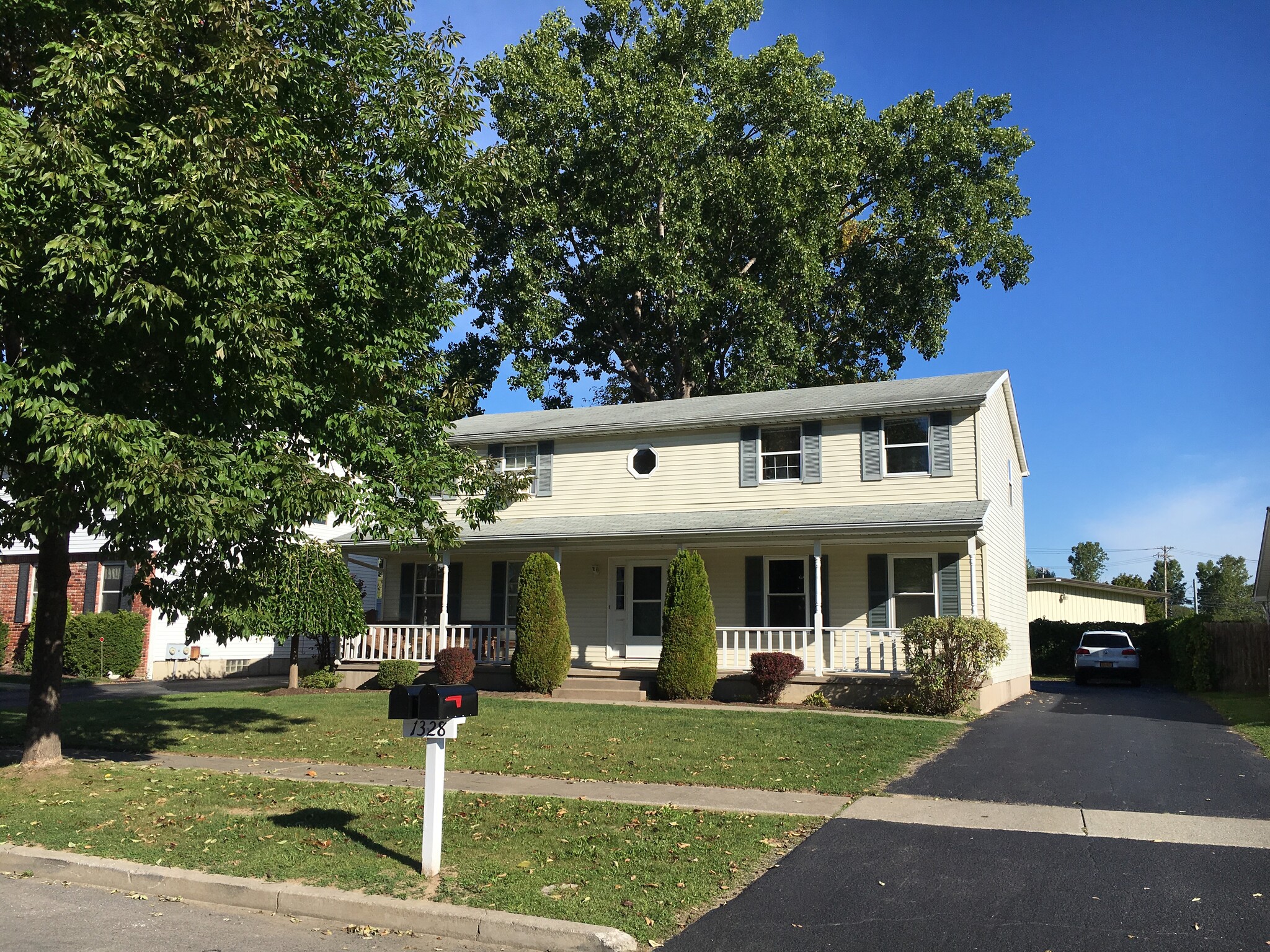 Front of house from street - 1328 D'Angelo Drive