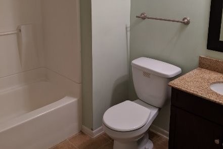 Building Photo - 1465 Whispering Ct