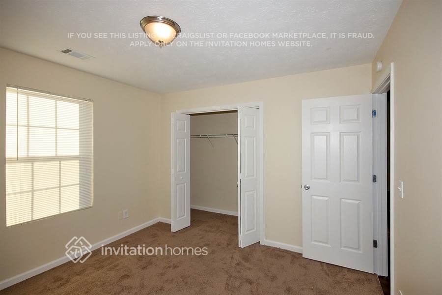 Building Photo - 10 Raven Ct