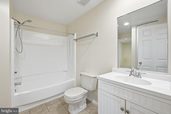 Building Photo - 9804 Gabon Ct