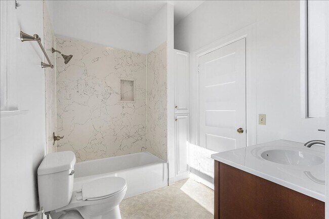 Building Photo - PARK AVE 1143-1149