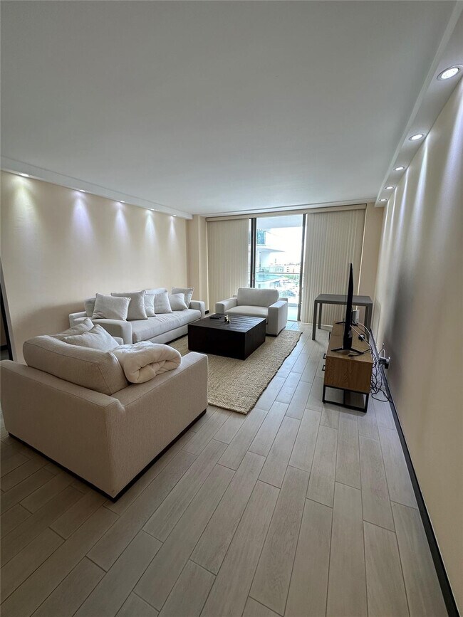 Building Photo - 19707 Turnberry Way