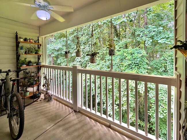Building Photo - 3BR / 2BA Condo in Southwest Raleigh