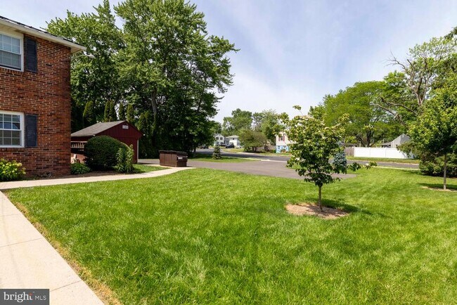 Building Photo - 429 Edgemont Ave