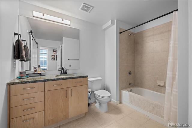 Building Photo - 1700 Bassett St