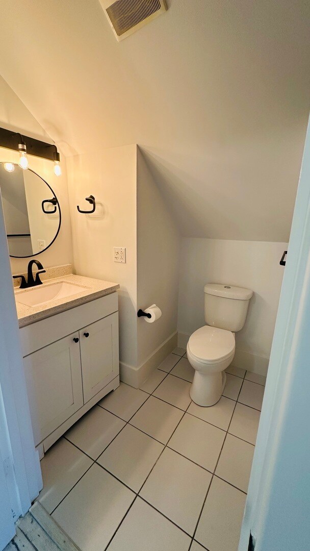 Building Photo - 124 W Crystal Lake Ave