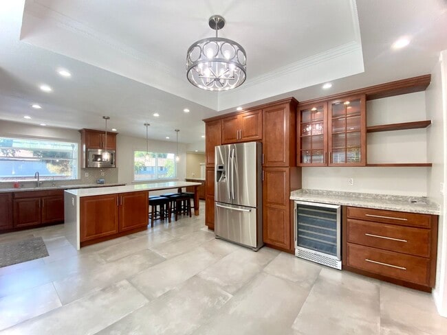 Building Photo - Spacious 4-Bedroom Irvington Home with Mod...