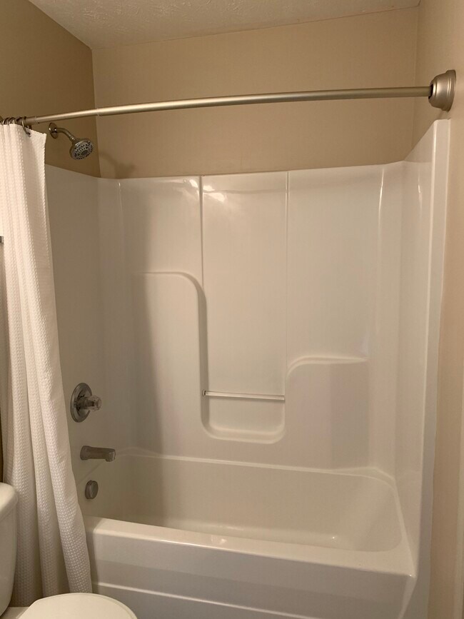 Hall bathroom - 6869 Gordon Blvd