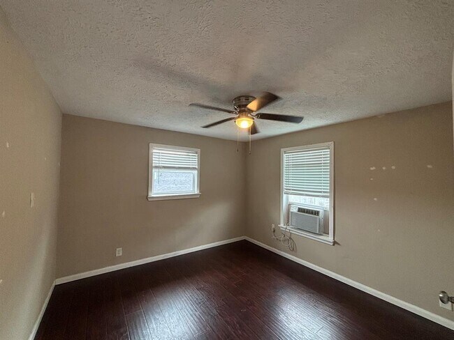 Building Photo - 207 Frawley St
