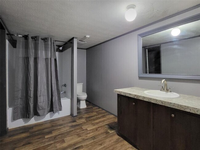 Building Photo - 21518 Cherry Hollow Dr