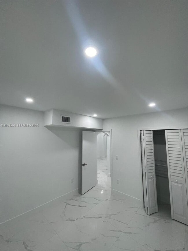Building Photo - 2103 SW 60th Ave