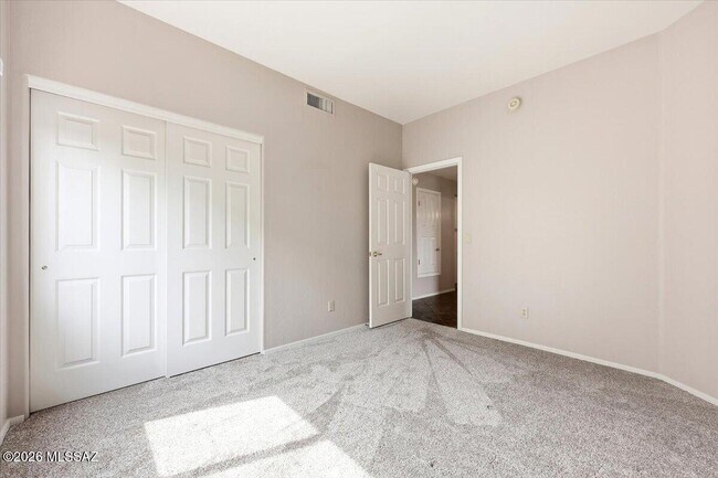 Building Photo - 10961 E Siskin Pl