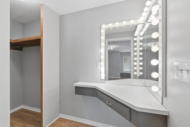 Building Photo - 3460 E Catalpa St