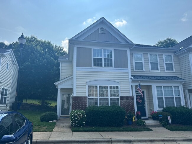 Building Photo - 2 Bed | 2.5 Bath End Unit Townhome in Rale...