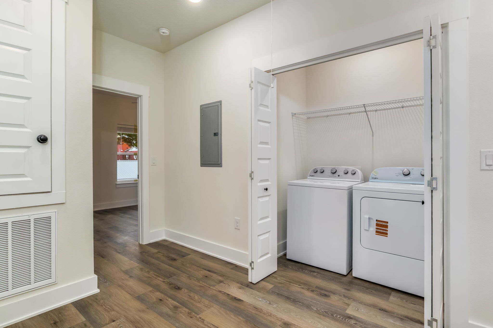 Building Photo - 520 N De Villiers St