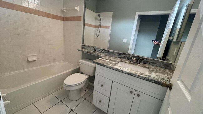 Building Photo - 210 41st St NE