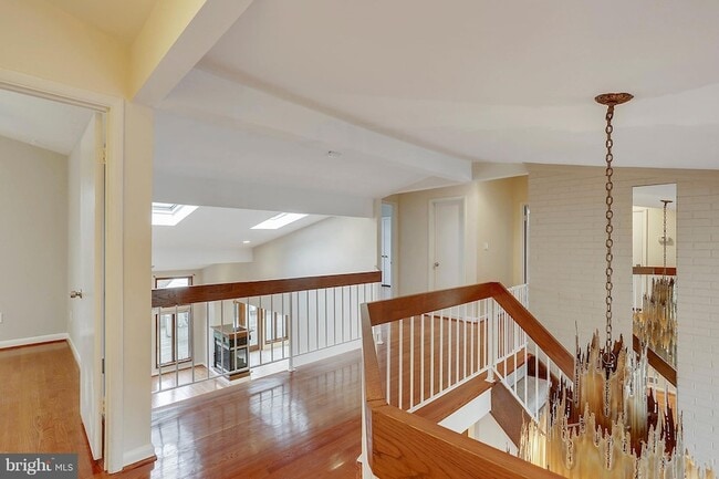 Building Photo - 9801 Clydesdale St