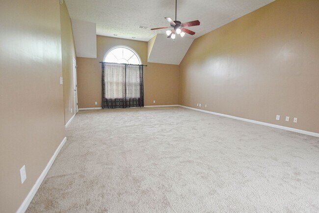 Building Photo - Pet Friendly in Sango!