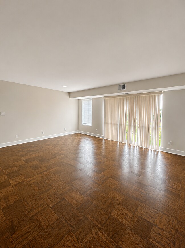 Building Photo - 10850 Green Mountain Cir