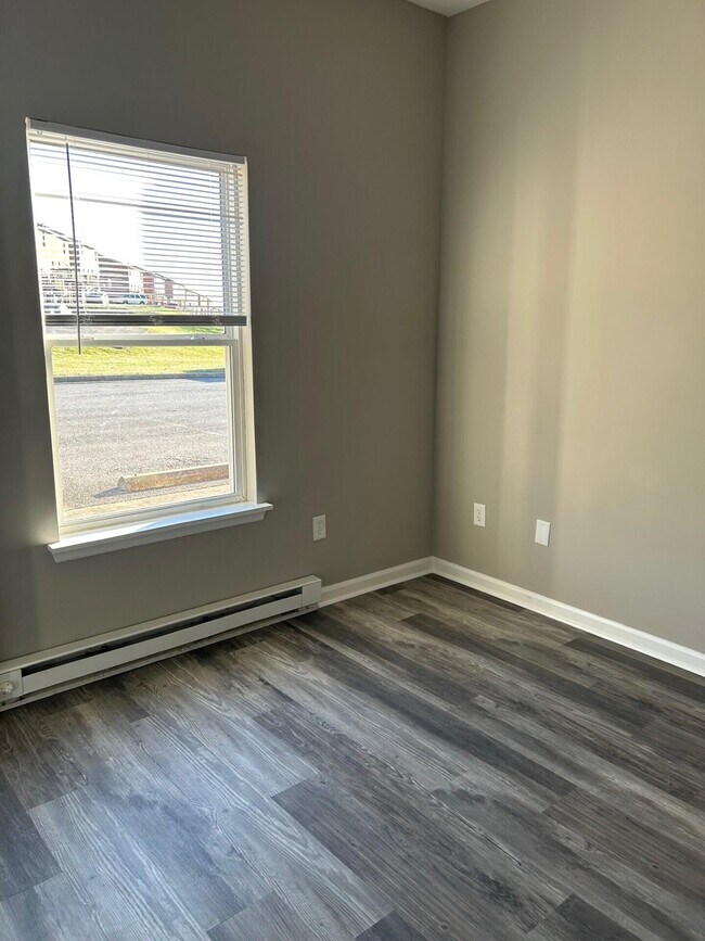 Building Photo - 236 Wray Ct