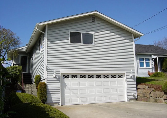 Primary Photo - Remodeled 3BR Home Near DT Seattle – A/C, RV Parking, Walkable Location