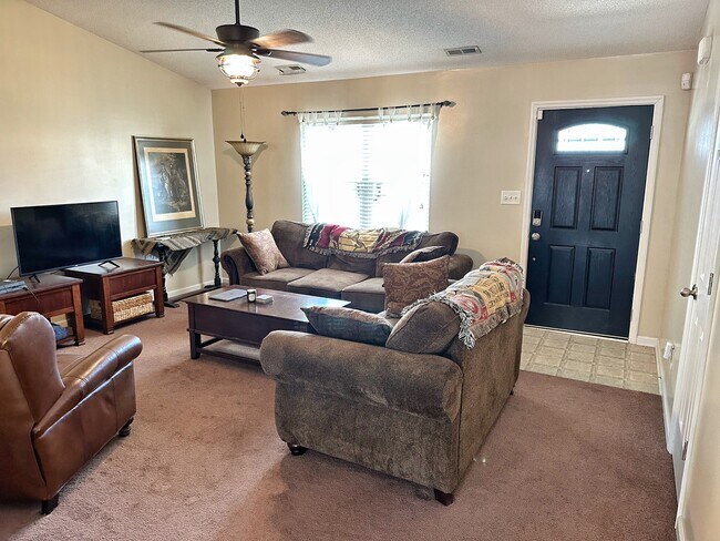 Building Photo - 203 Stockton Ct