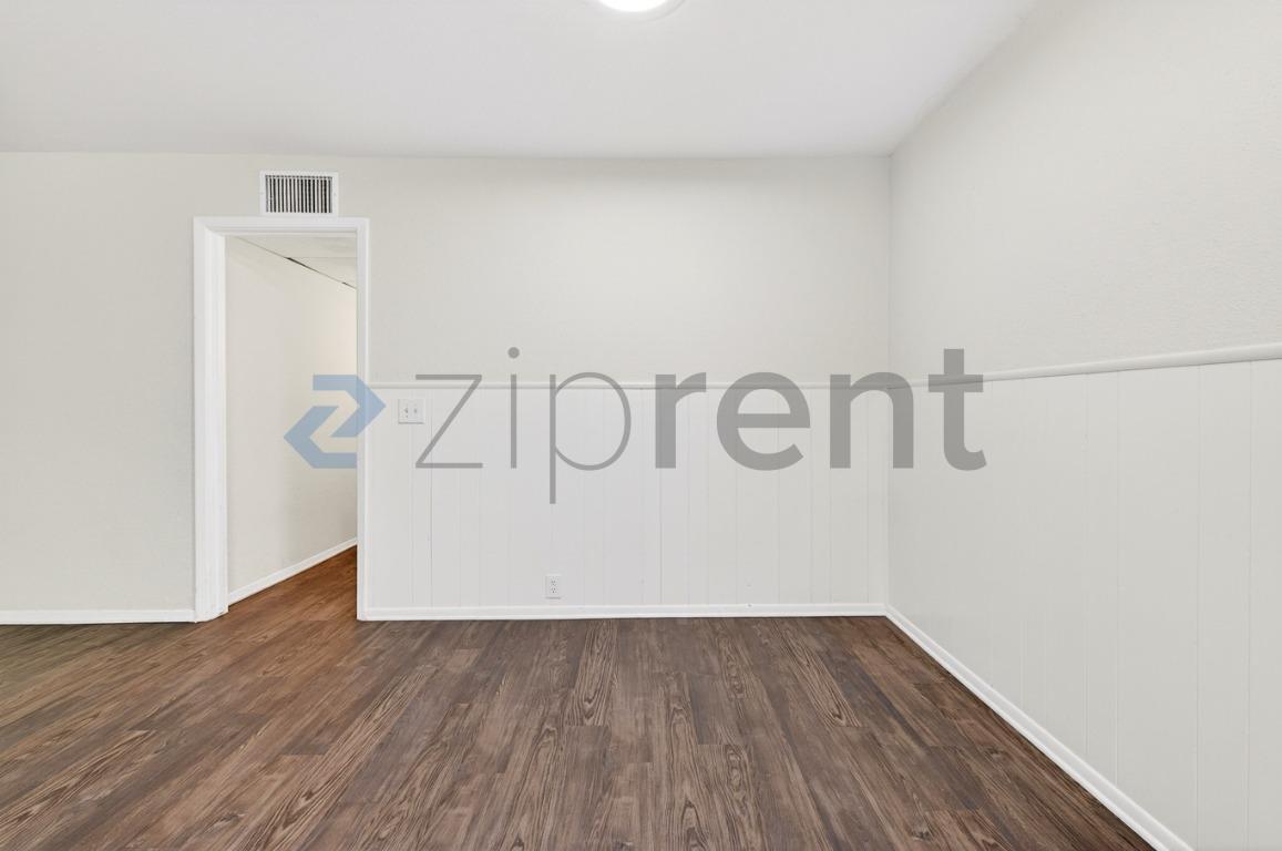 Building Photo - Unit 5022