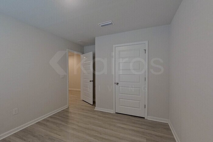 Building Photo - 110 Metalmark Dr