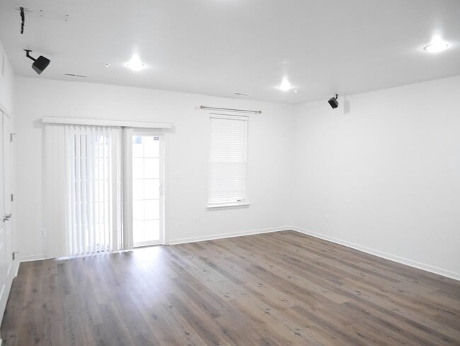 Building Photo - End Unit 3 Bedroom Townhome- Owings Mills, MD