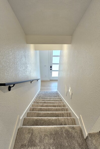 Building Photo - 2034 S Holly St