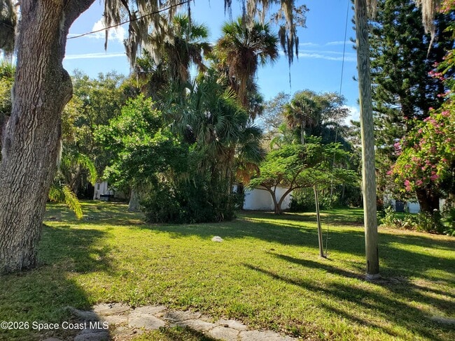 Building Photo - 2324 Bignonia St