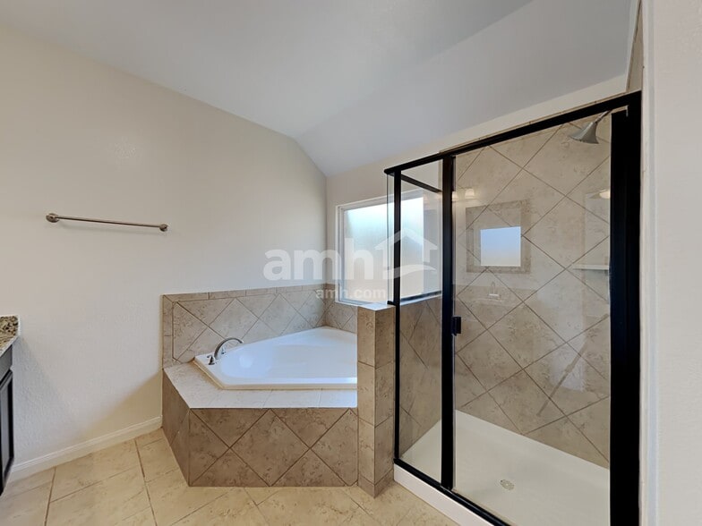 Building Photo - 7913 Oxbow Way