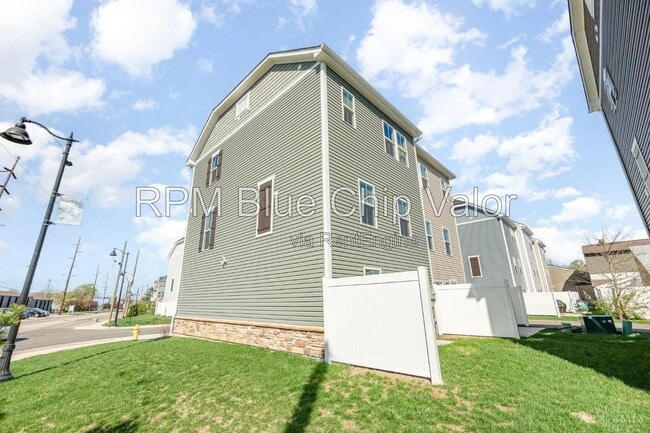 Building Photo - 14 Wentworth Ln