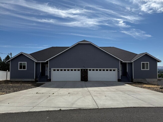 Building Photo - 505 N 80th Ave