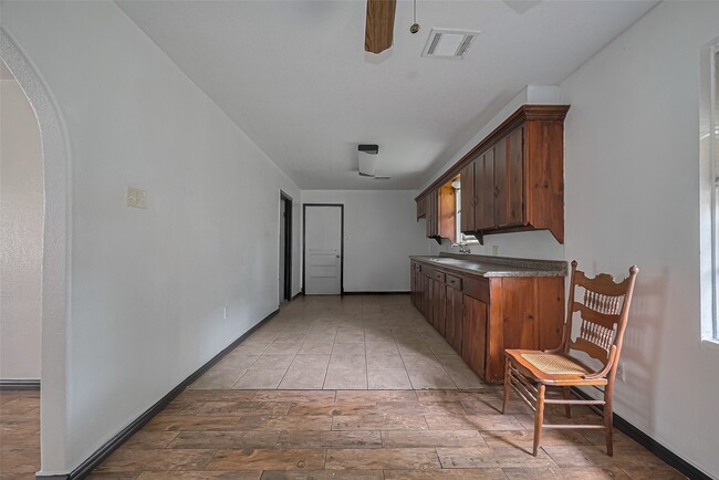 Building Photo - 423 Gammon Dr