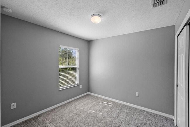 Building Photo - 2/2.5/2 Plus Loft in Gated Winter Garden C...