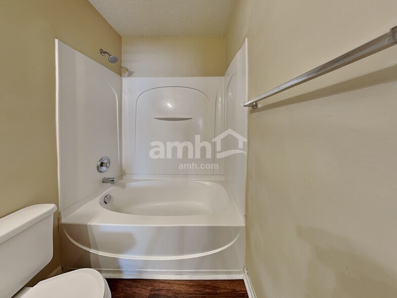 Building Photo - 5009 Emberly Dr